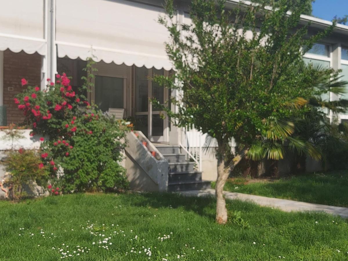 Villa Silvia Olivetti Banchette D'Ivrea Bagian luar foto